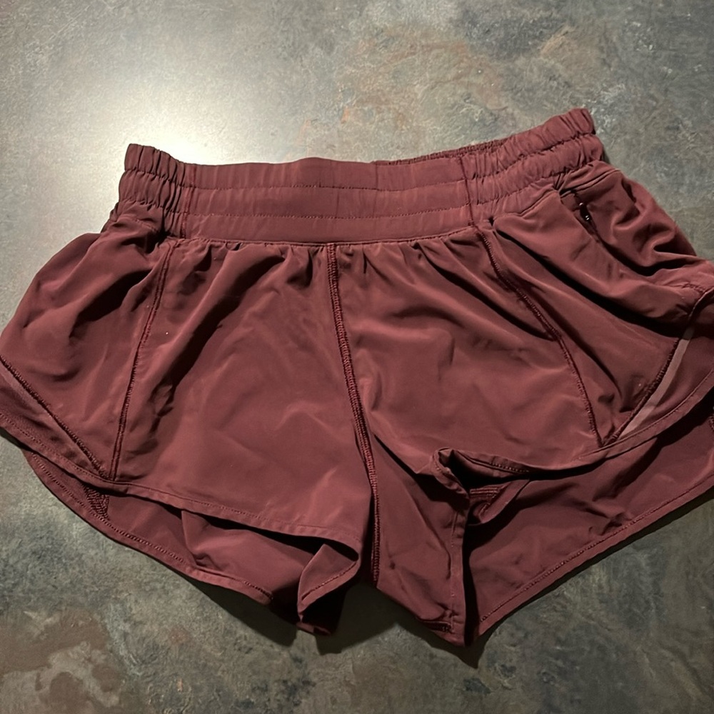 Lululemon hotty hot shorts 2.5 maroon size 6!